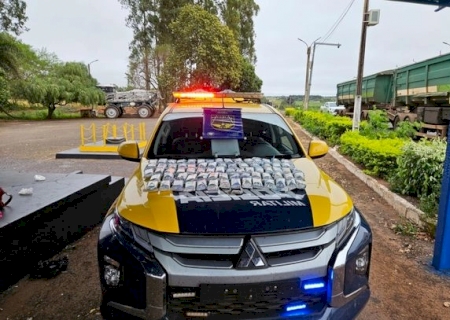 Mulher é presa com 15 quilos de haxixe em van na MS-156, entre Amambai e Caarapó>