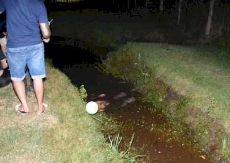 Jovem é surpreendido por suspeitos armados e morre em Maracaju>