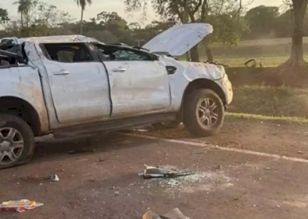 Caminhonete e carro capotam durante batida na BR-163, em Rio Brilhante>