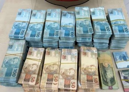 Funcion&aacute;ria de universidade de candidato &eacute; presa com R$ 800 mil na fronteira>