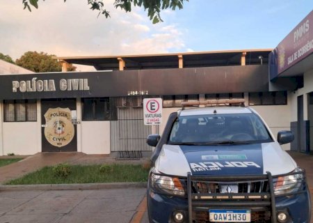 Jurada de morte, mulher se esconde no banheiro com filho de colo e escapa de execução em Maracaju