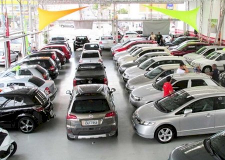 Venda de veículos cresce 3,5% e elétricos disparam no Estado
