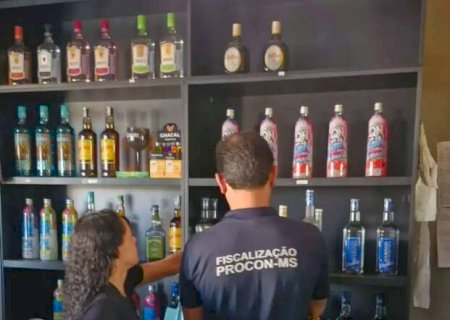 Pol&iacute;cia fecha lava a jato e conveni&ecirc;ncia por tr&aacute;fico e falsifica&ccedil;&atilde;o de bebidas