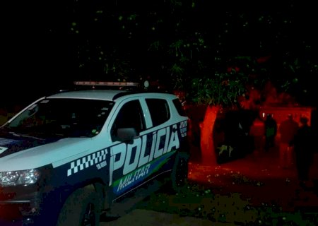 Mulher é executada e homem fica ferido durante ataque a tiros>
