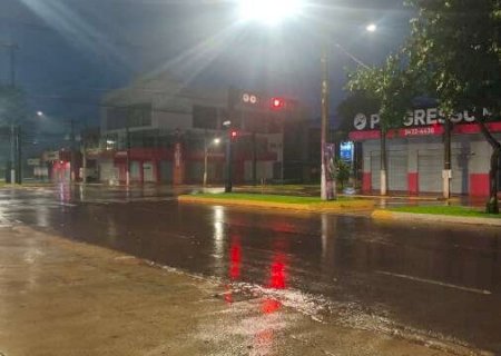 Temporal causa falta de energia em cidades de MS, mas vota&ccedil;&atilde;o segue normal>
