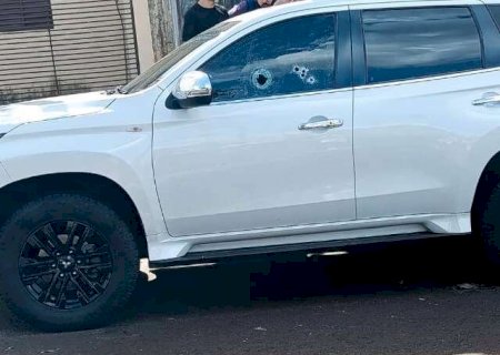 Pistoleiro de moto executa empres&aacute;rio dentro de Pajero Sport em Ponta Por&atilde;>