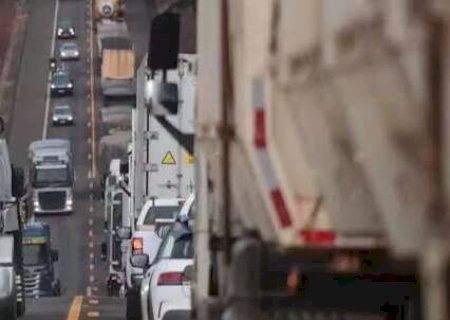 Feriad&atilde;o ter&aacute; quase 300 mil ve&iacute;culos na BR-163; veja os piores hor&aacute;rios>