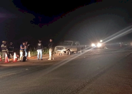 Motociclista morto em acidente foi arremessado e ficou embaixo de viatura da polícia na BR-060>