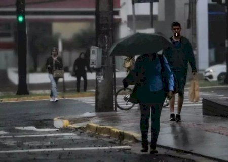MS ter&aacute; calor acima de 40&deg;C antes de chuva e frio de 14&deg;C>