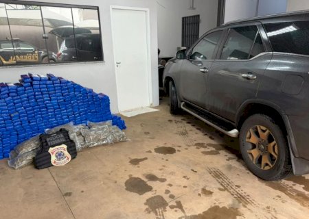 Homem é preso com quase meia tonelada de maconha e carro roubado em MS